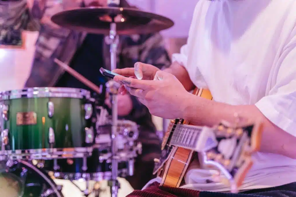 Phone recordingpexels-anna-pou-8132823